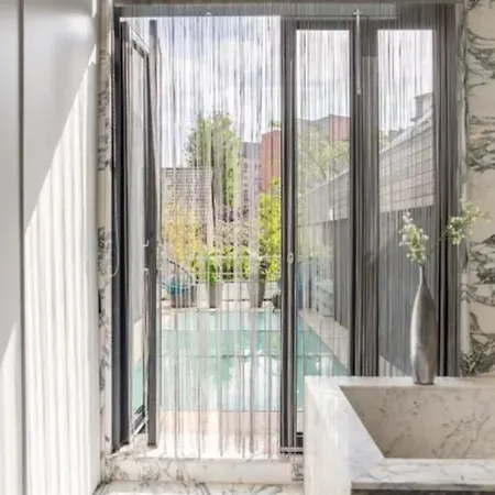 Diamond District's Mansion Incl Parking Anvers