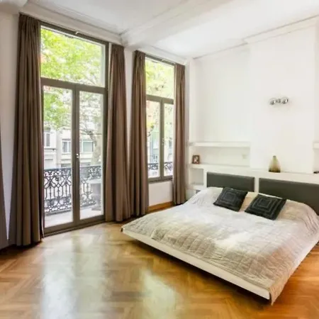 Diamond District's Mansion Incl Parking Anvers